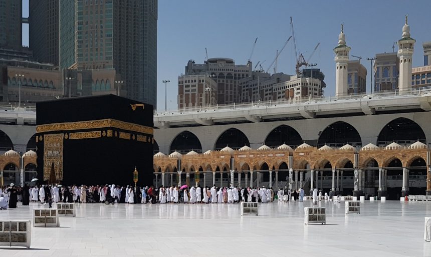 Ilustrasi pelaksanaan Umrah - Tawaf